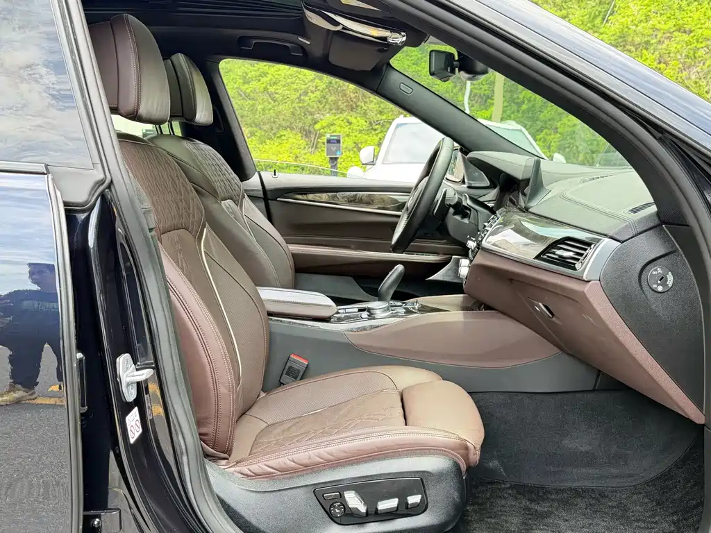 BMW 6 Series GT 2019 — фото 10