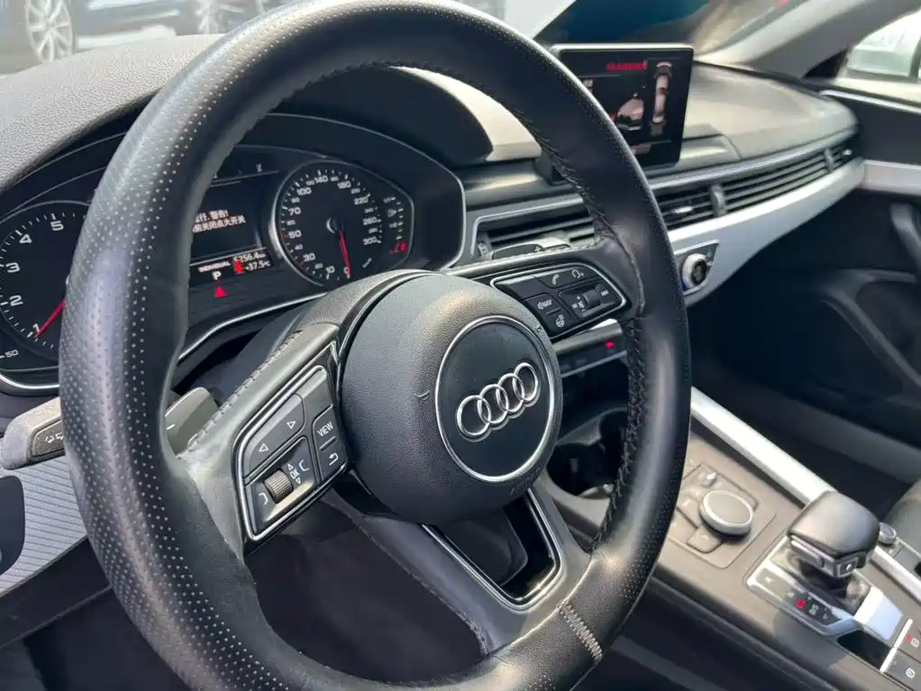 Audi A4L 2017 — фото 9