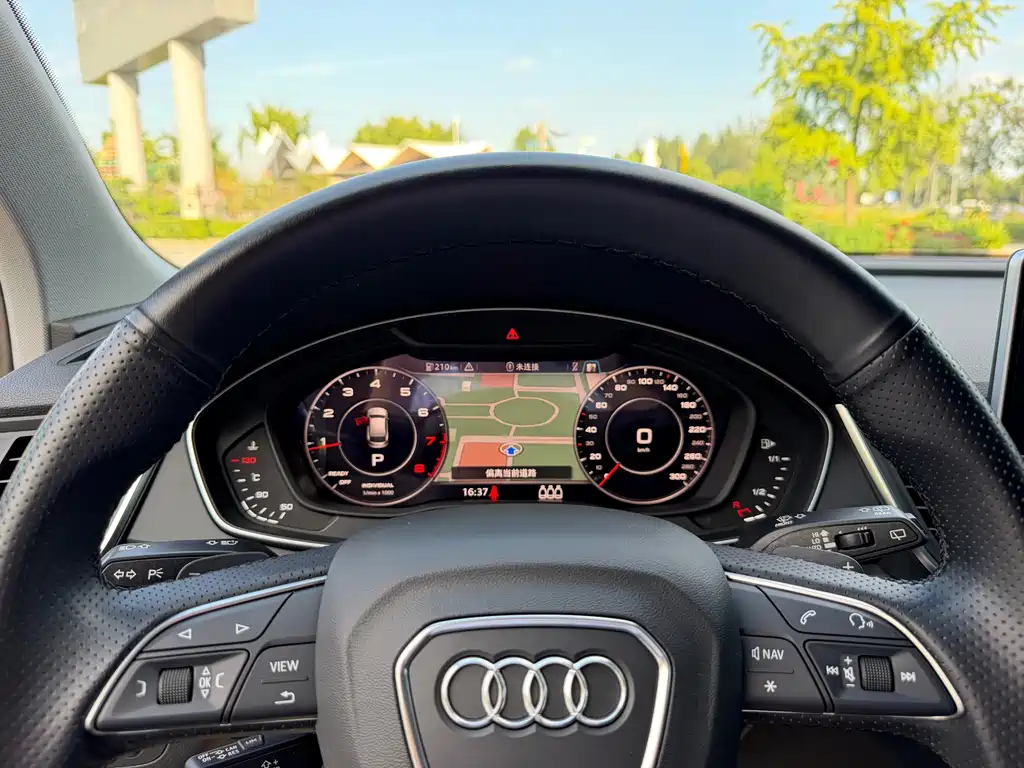 Audi Q5L 2020 — фото 18