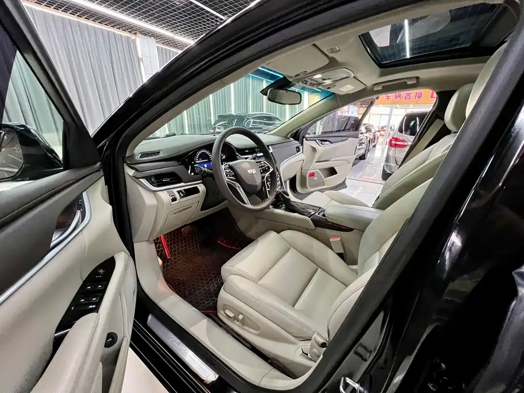 Cadillac XTS 2017 — фото 10
