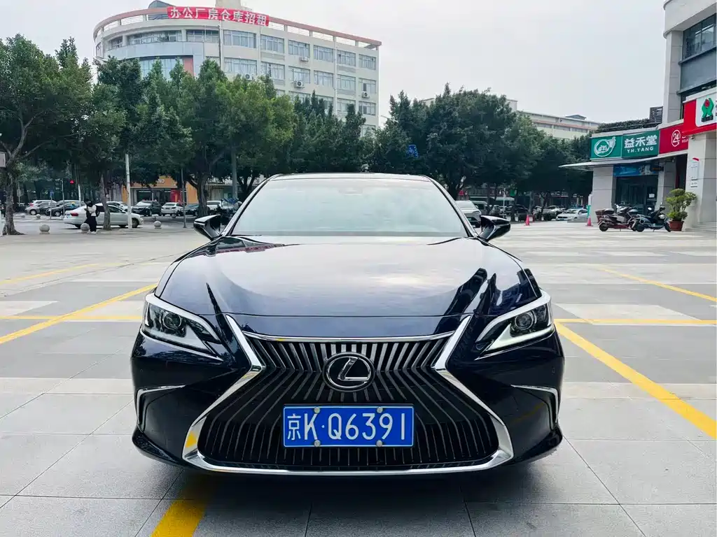 Lexus ES 2020 — фото 2