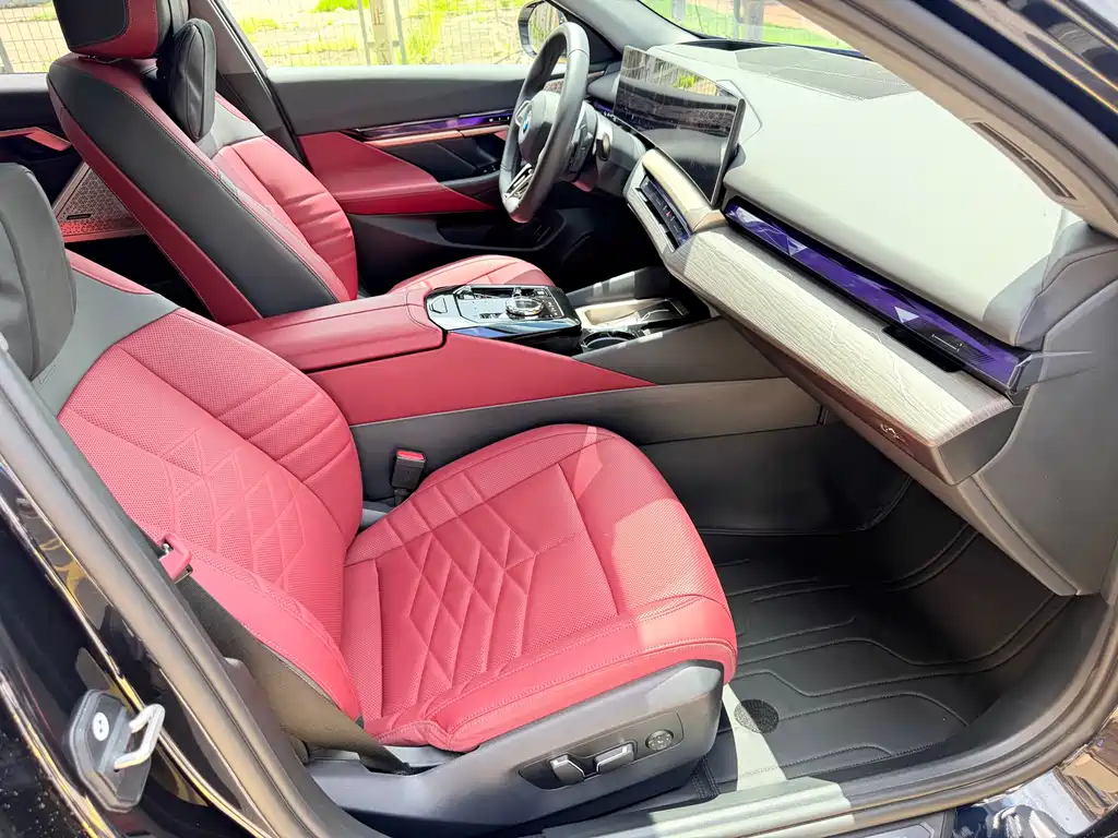 BMW 5 Series 2025