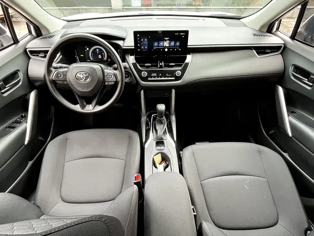 Toyota Corolla Cross 2025 — фото 25
