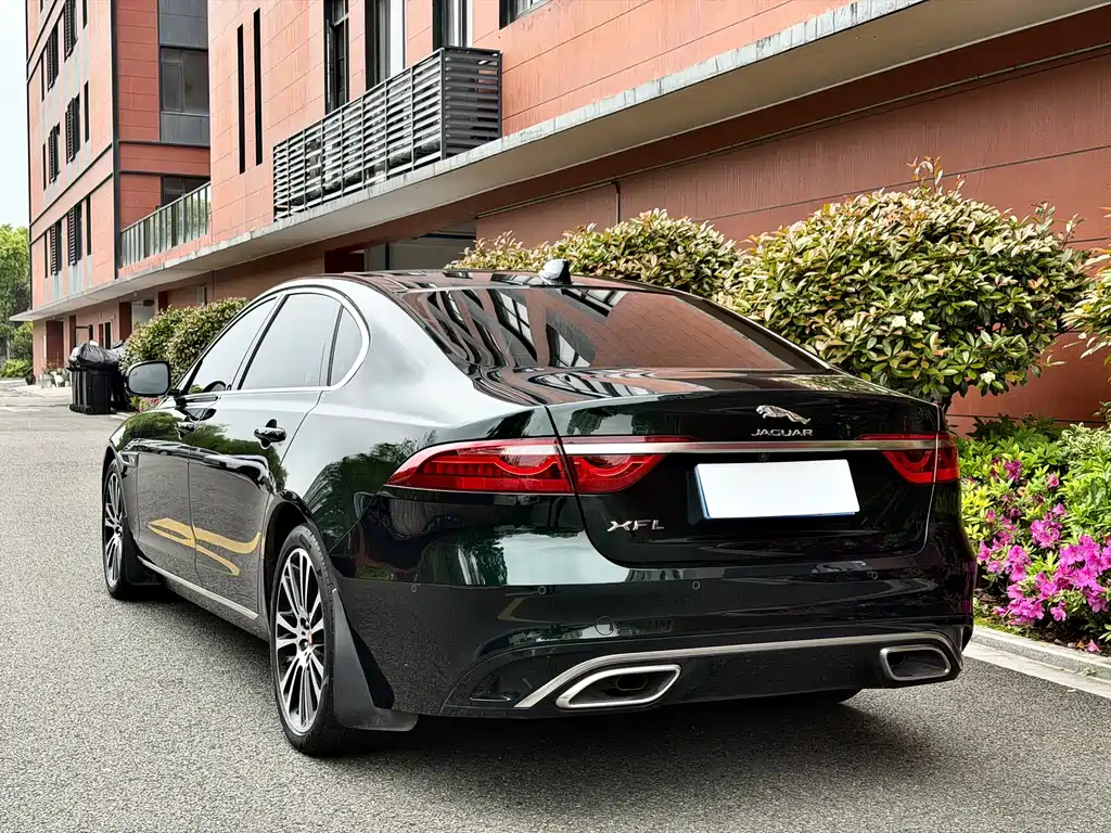 Jaguar XFL 2022 — фото 12