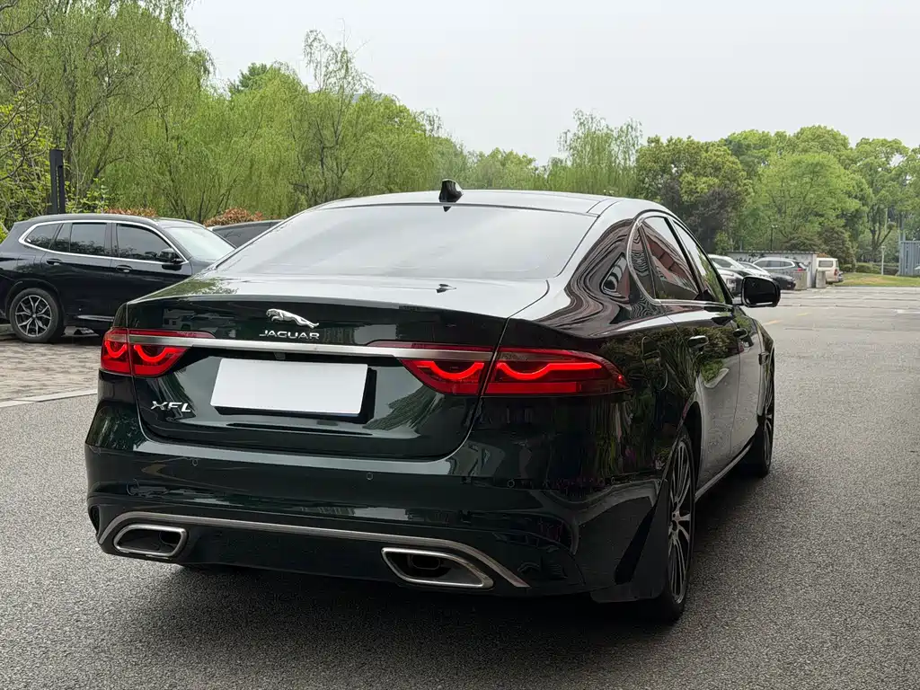 Jaguar XFL 2022 — фото 14