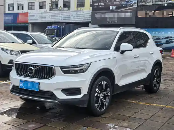 Volvo XC40 2021
