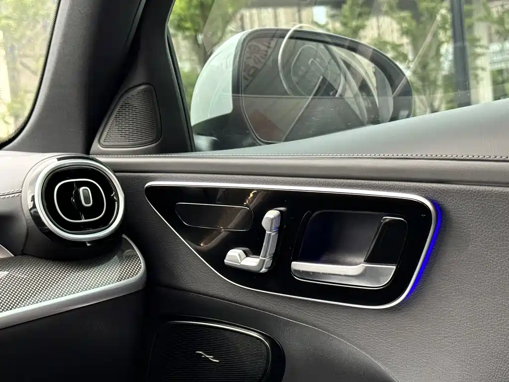 Mercedes-Benz C-Class 2023 — фото 16