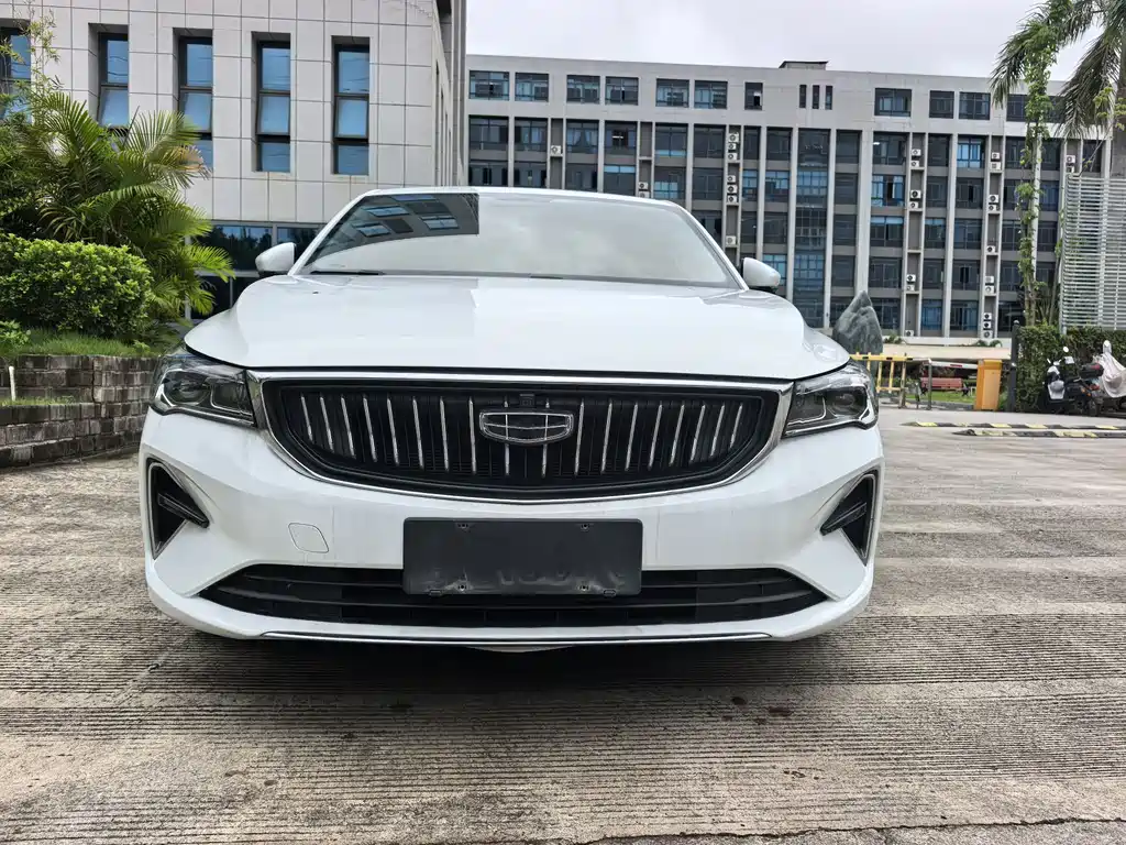 Geely Emgrand 2023
