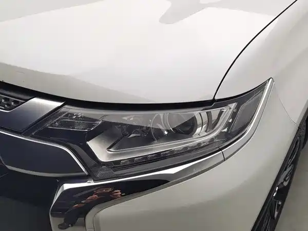 Mitsubishi Outlander 2020