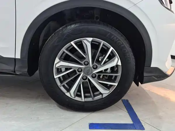 Geely Binyue 2022