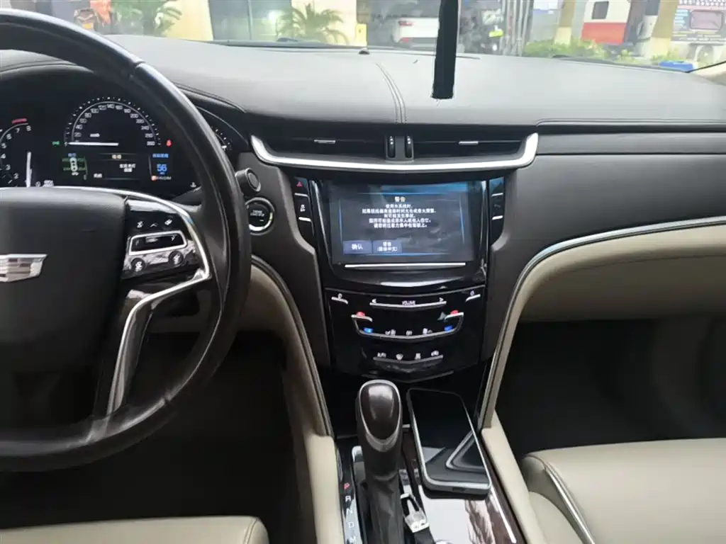 Cadillac XTS 2017 — фото 13