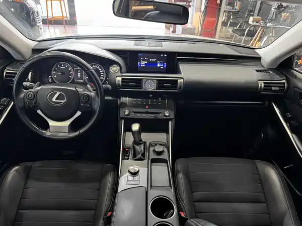 Lexus IS 2015