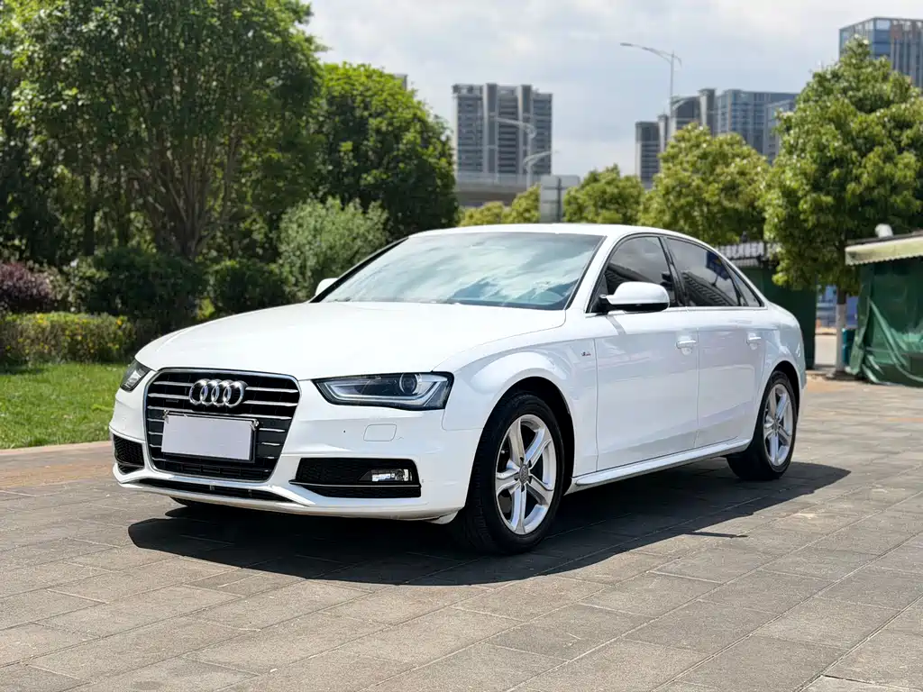Audi A4L 2015 — фото 1