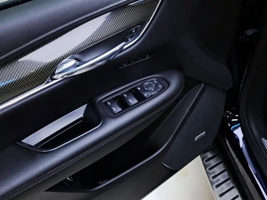 Cadillac XT5 2021 — фото 16