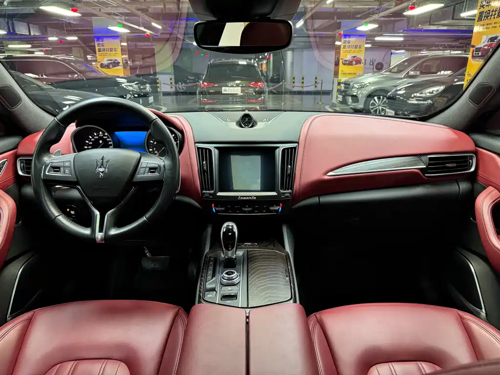 Maserati Levante 2018 — фото 26