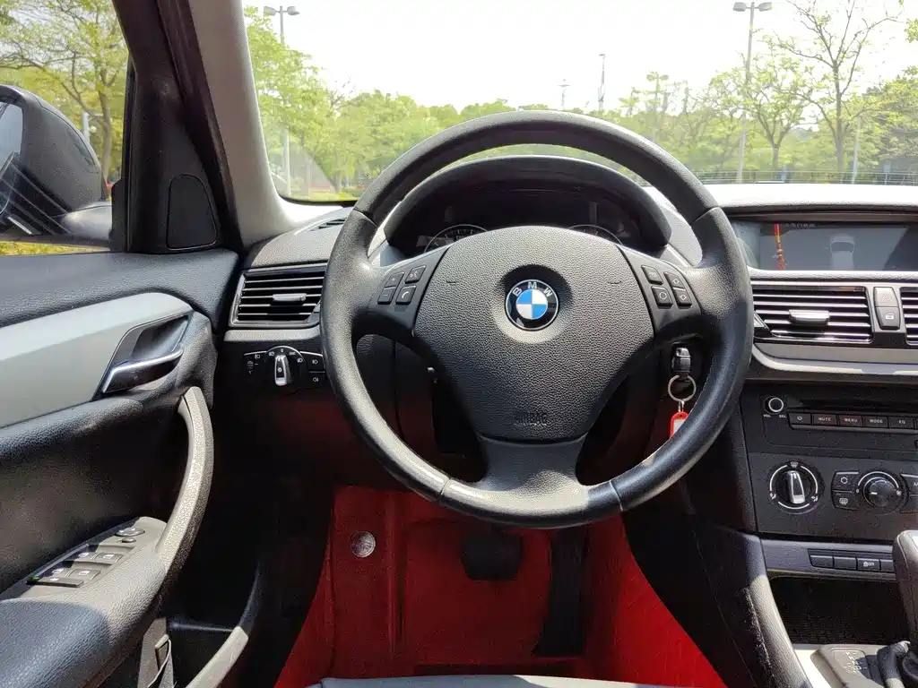 BMW X1 2014 — фото 17