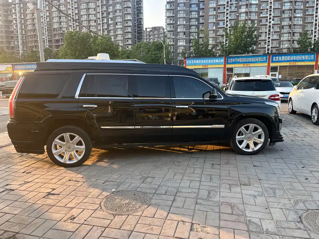 Cadillac Escalade 2018 — фото 6