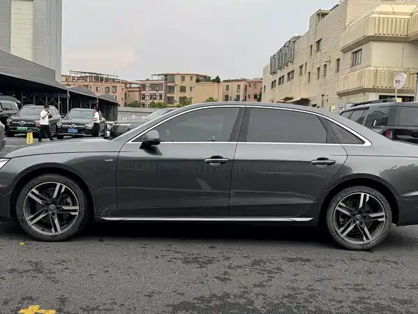Audi A4L 2021