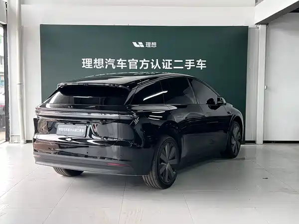 Li Auto i6 2025