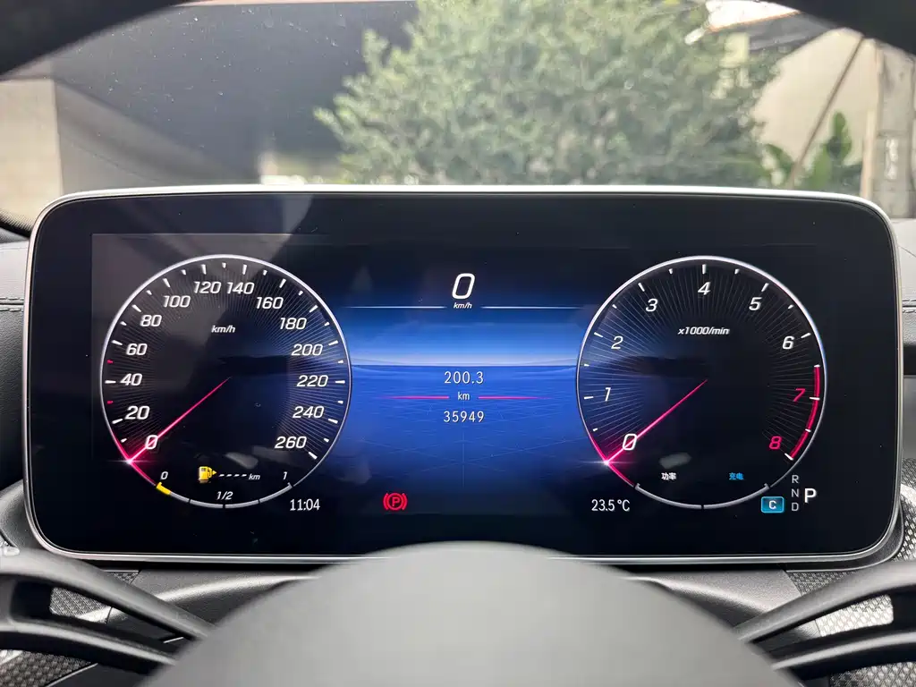 Mercedes-Benz C-Class 2023 — фото 19