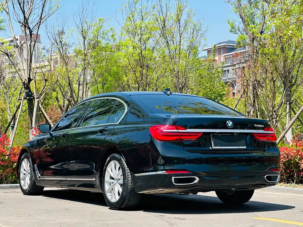 BMW 7 Series 2016 — фото 13