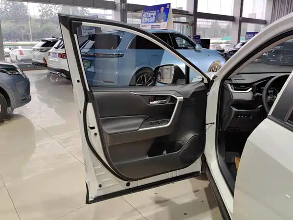 Toyota RAV4 2023