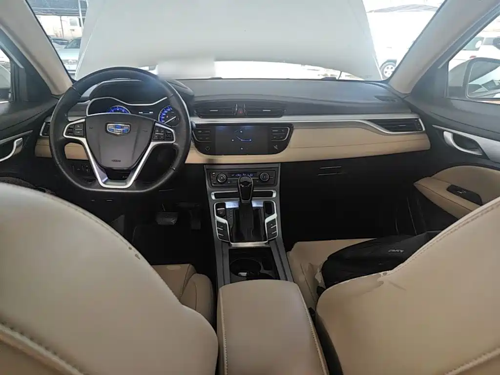 Geely Emgrand 2019 — фото 10