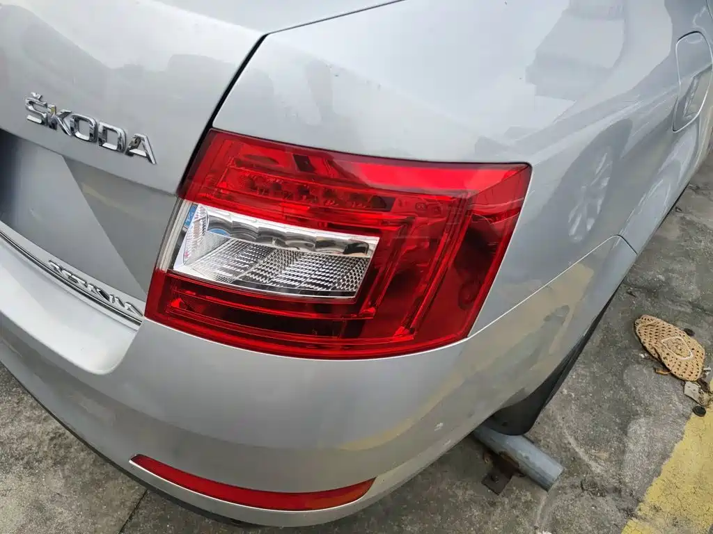 Skoda Octavia 2014 — фото 24
