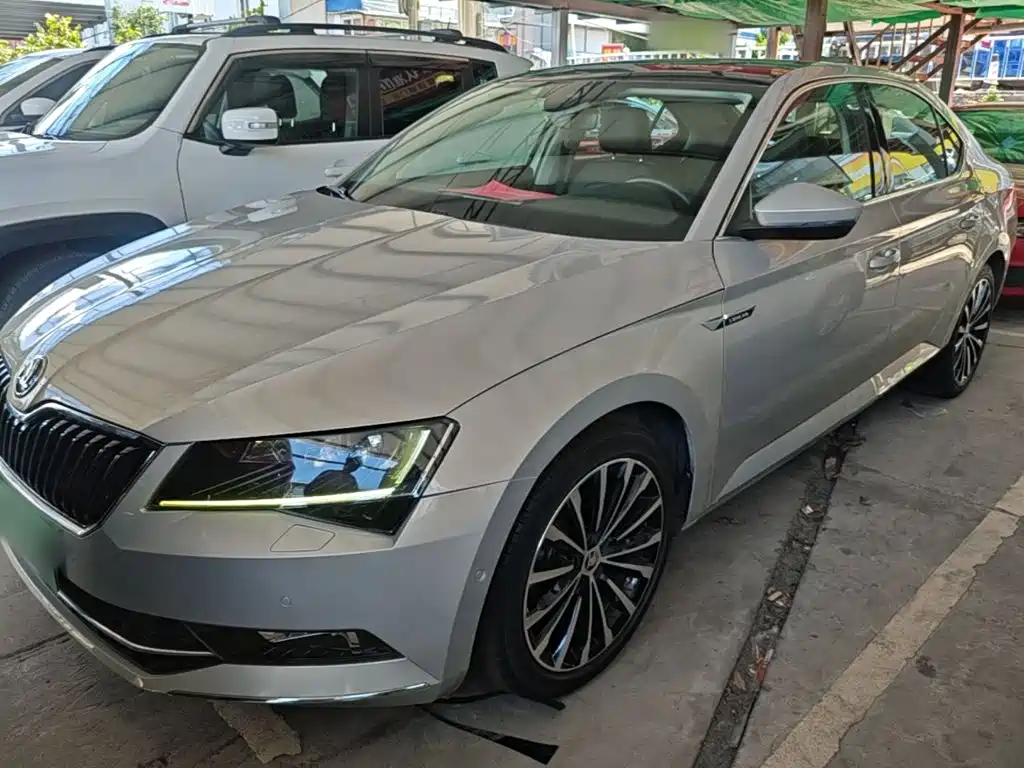Skoda Superb 2019 — фото 2