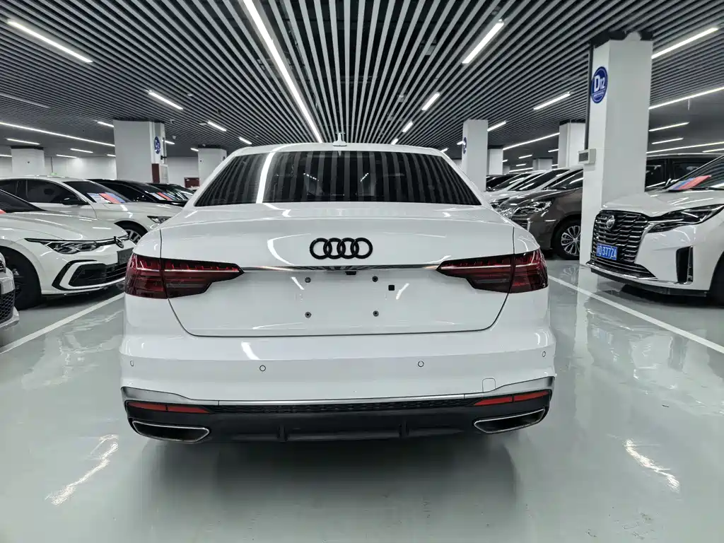 Audi A4L 2021 — фото 14