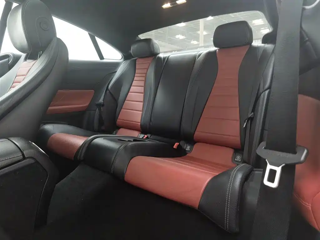 Mercedes-Benz E-Class 2018 — фото 15