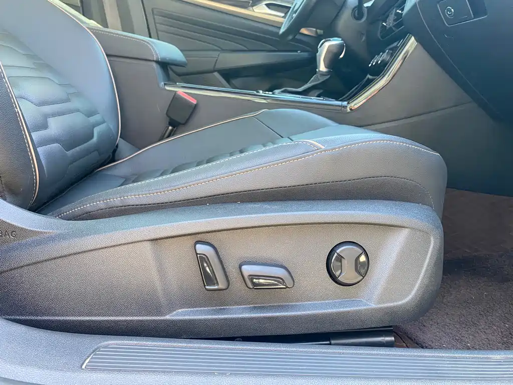 Volkswagen Passat 2019 — фото 11