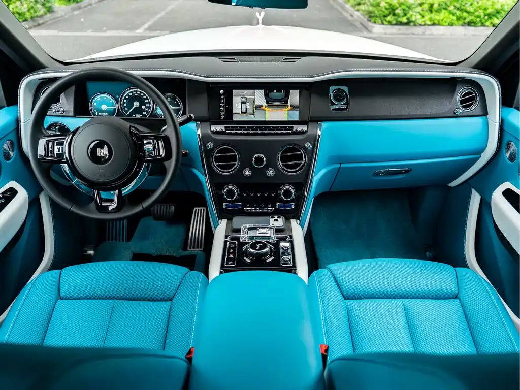 Rolls-Royce Cullinan 2021 — фото 10