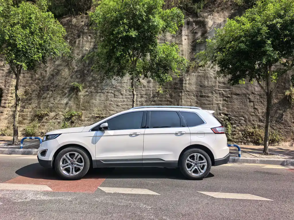 Ford Edge 2017 — фото 4