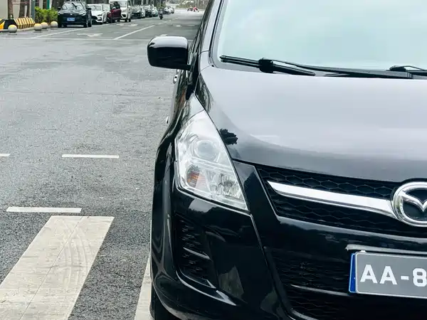 Mazda 8 2013