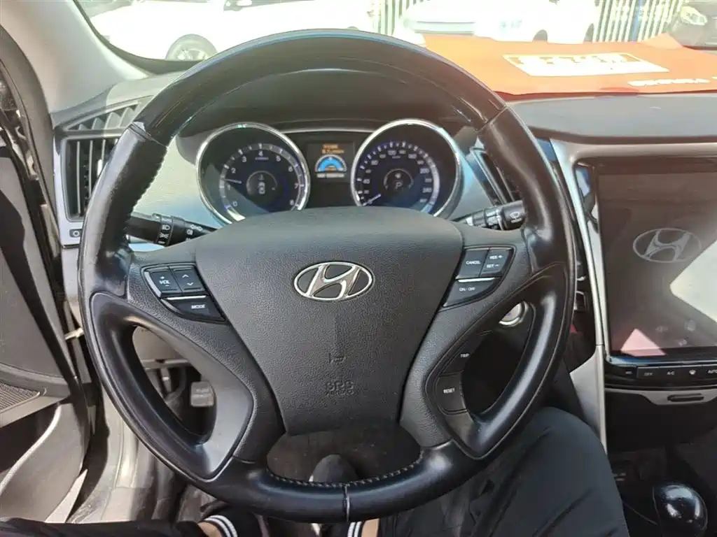 Hyundai Sonata 2015 — фото 11