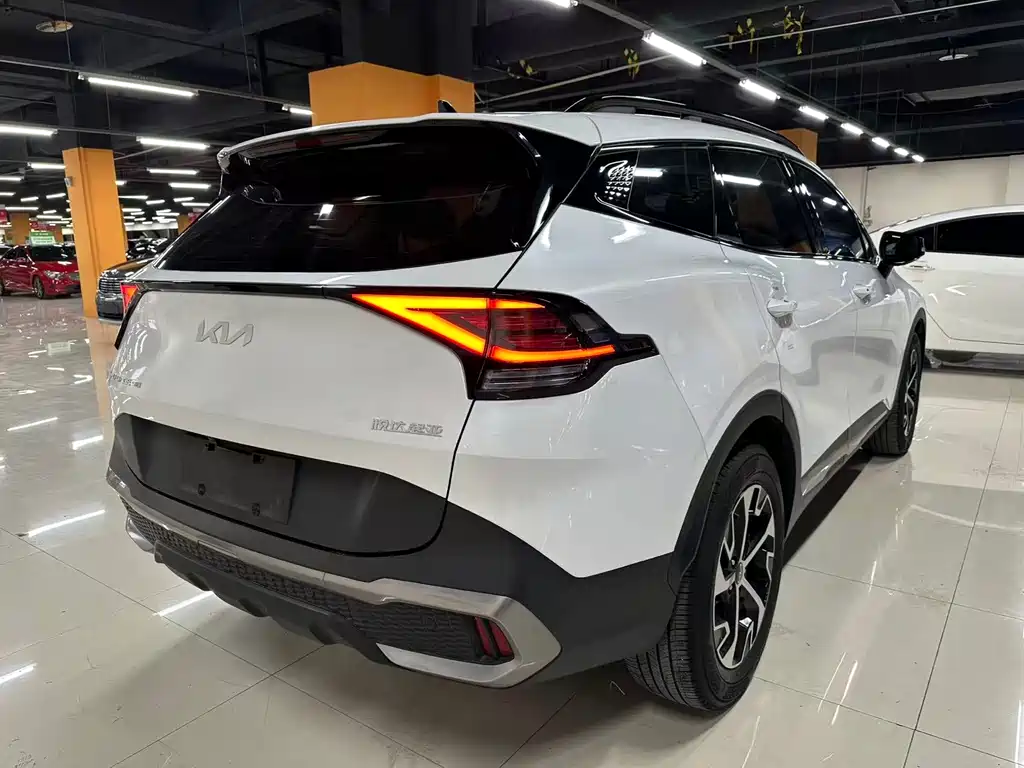 Kia Sportage 2023 — фото 13
