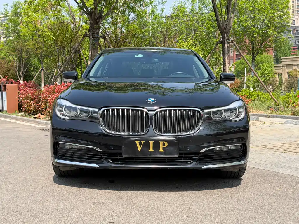 BMW 7 Series 2017 — фото 1