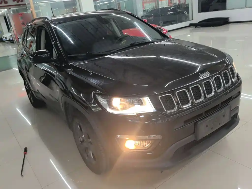 Jeep Compass 2017 — фото 4