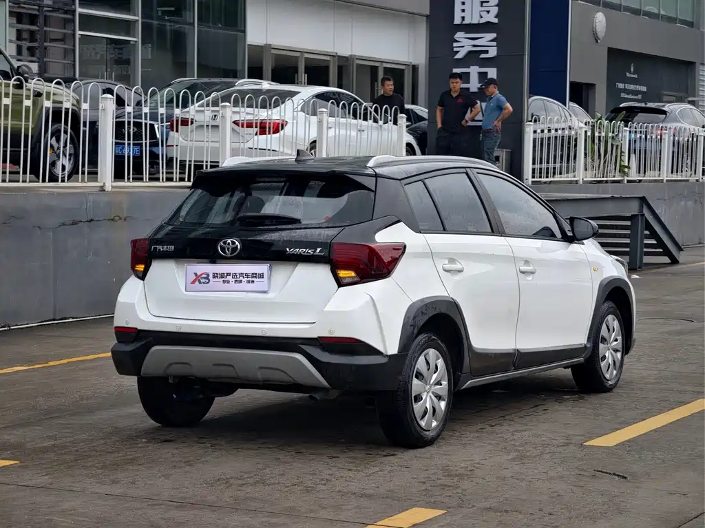 Toyota Yaris L 2022