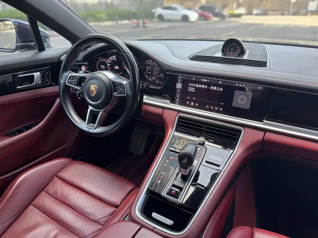 Porsche Panamera 2019 — фото 14