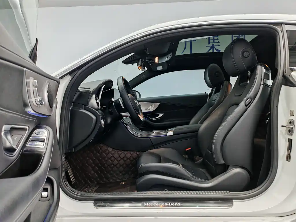 Mercedes-Benz C-Class 2019 — фото 11