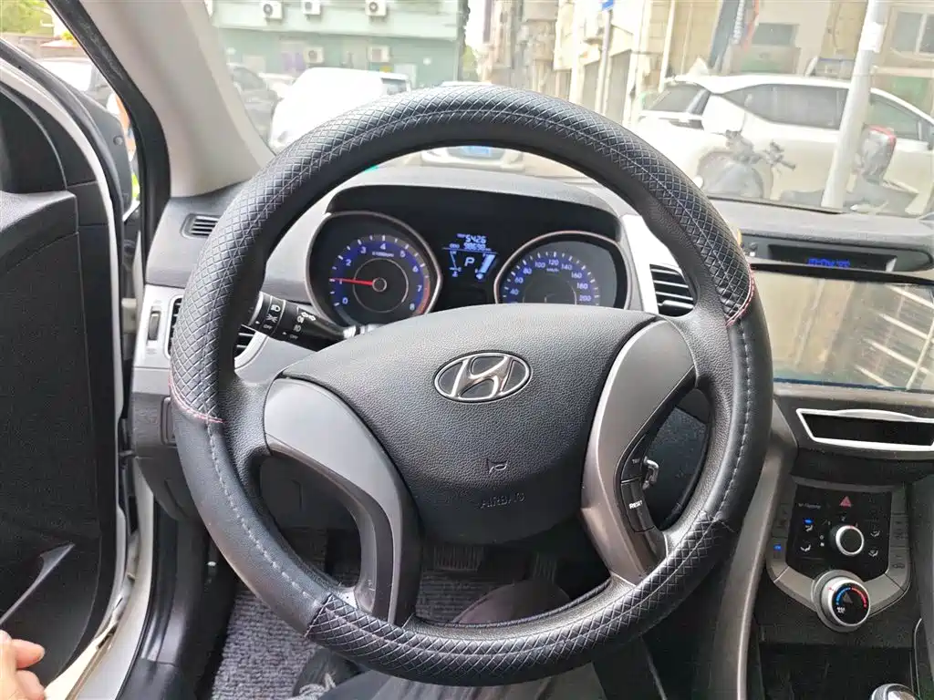 Hyundai Elantra Langdong 2017 — фото 3