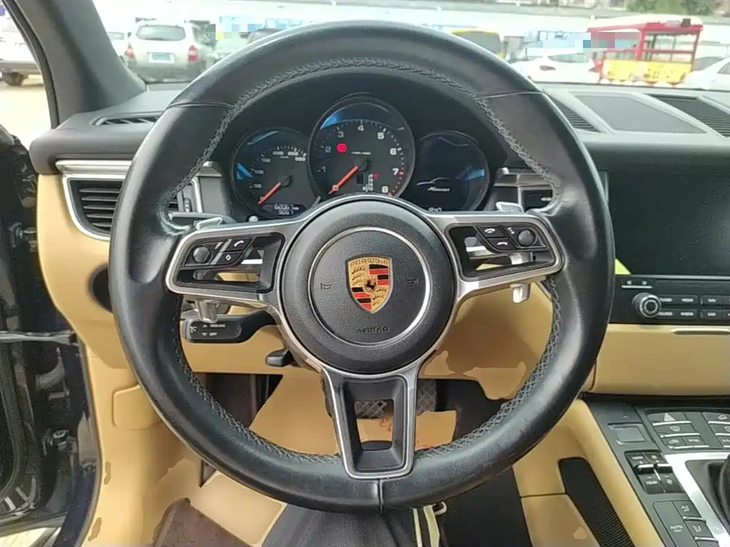 Porsche Macan 2018 — фото 11