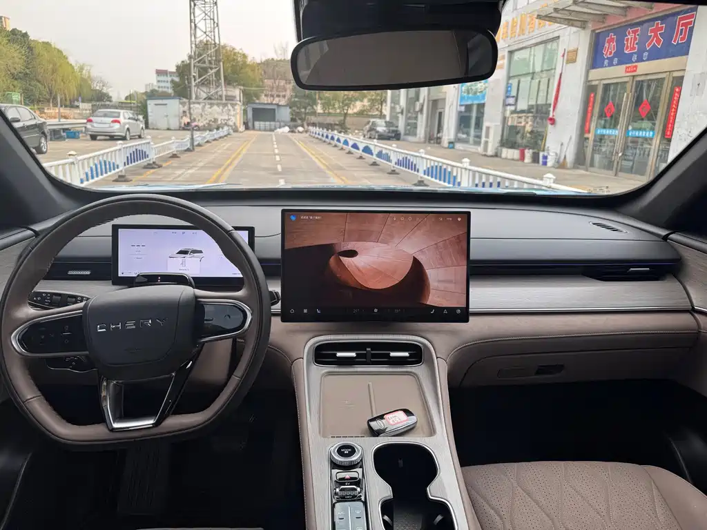 Chery Tiggo 8 PLUS C-DM 2025 — фото 16