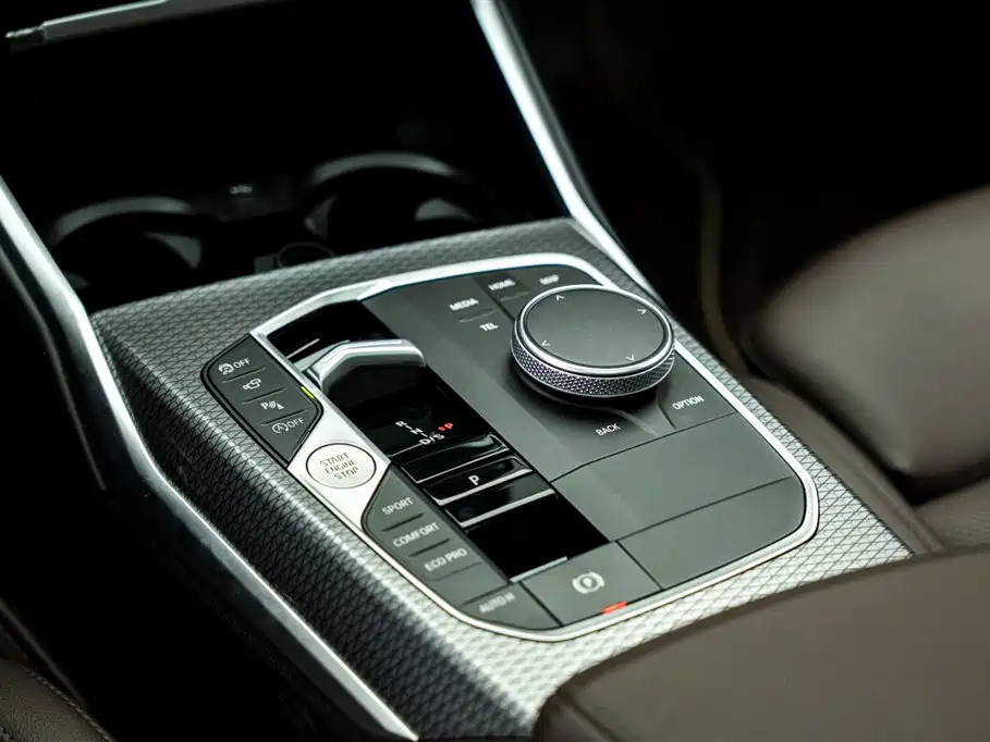 BMW 3 Series 2023 — фото 13