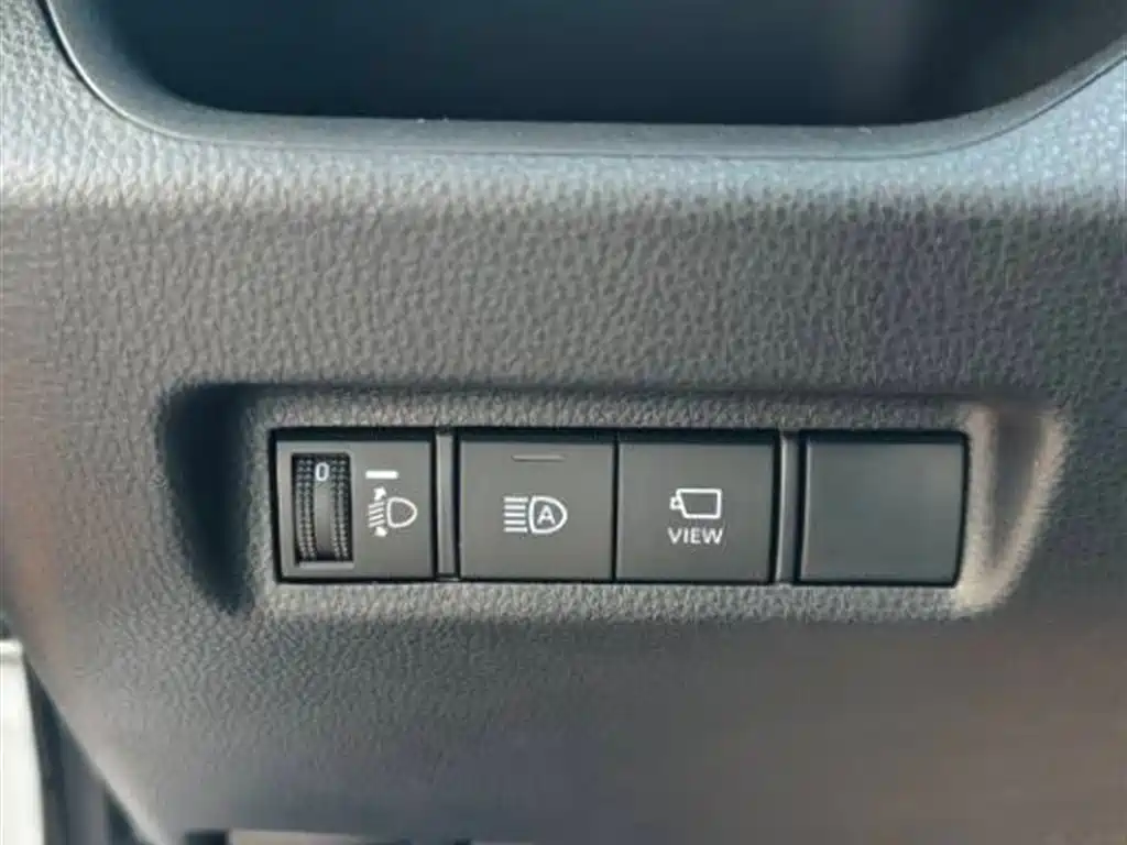 Toyota RAV4 2022 — фото 11