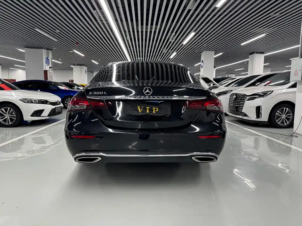 Mercedes-Benz E-Class 2022 — фото 14