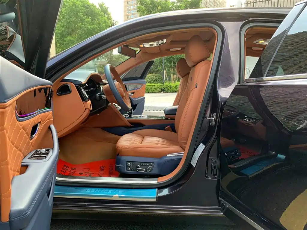 Bentley Flying Spur 2012 — фото 12