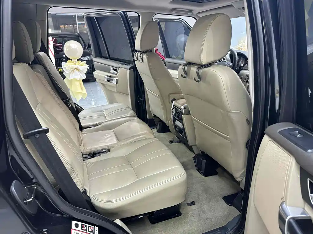 Land Rover Discovery 2015 — фото 19